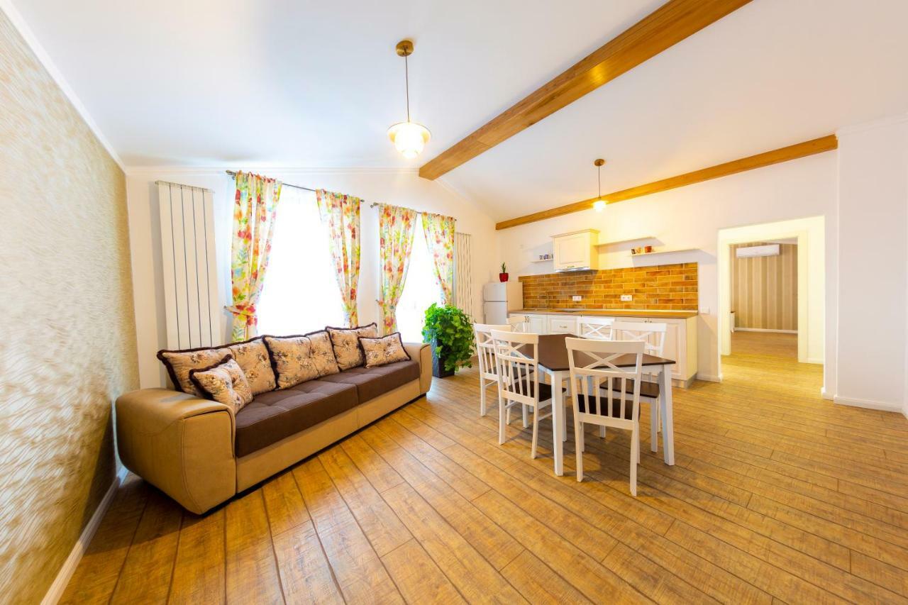 Casa Cu Nuc Hotel Алба Юлия Екстериор снимка