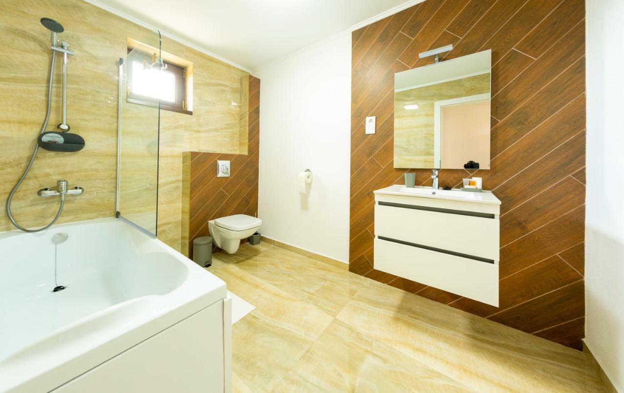 Casa Cu Nuc Hotel Алба Юлия Екстериор снимка