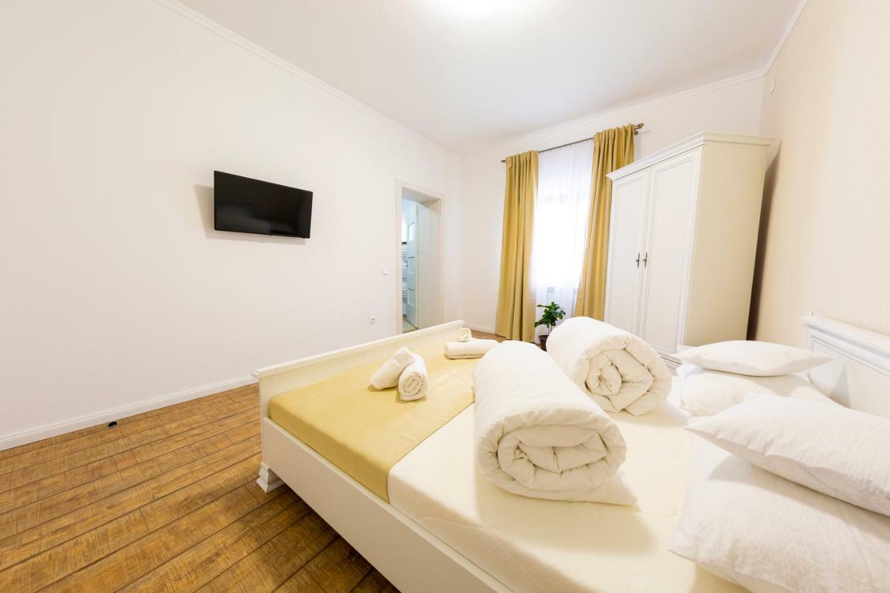 Casa Cu Nuc Hotel Алба Юлия Екстериор снимка