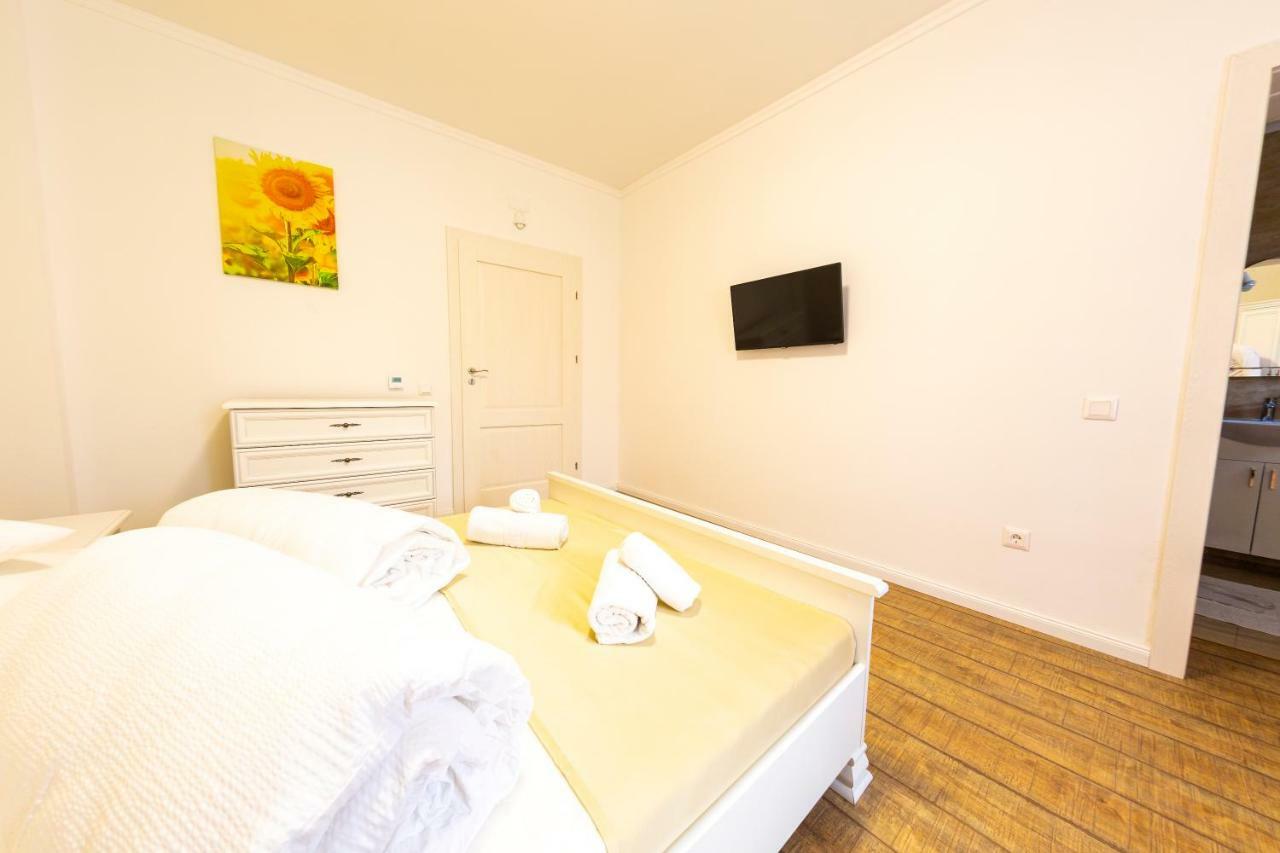 Casa Cu Nuc Hotel Алба Юлия Екстериор снимка