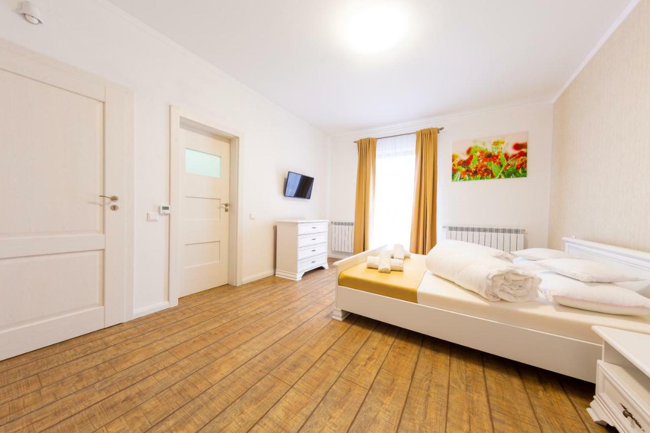 Casa Cu Nuc Hotel Алба Юлия Екстериор снимка